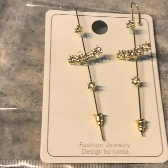 - Earrings - Picture 1 of 6